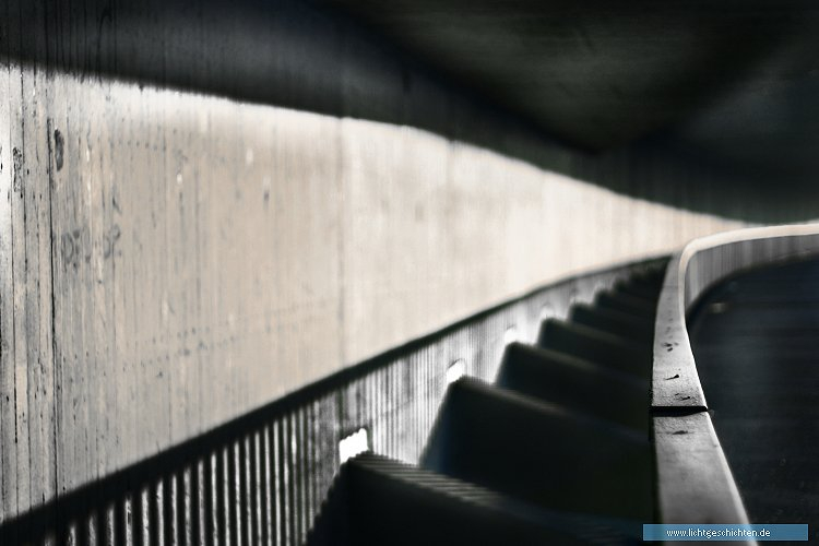 photo bruecke geländer schatten serien monochrom 