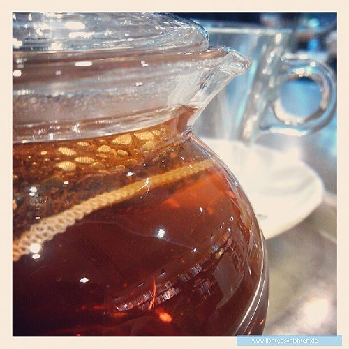 photo themen instagram the_bucki wein flaschentee kanne glas smartphone 